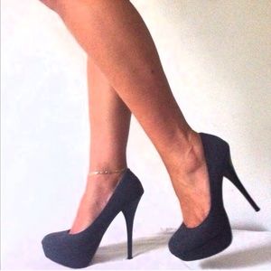 SOLD!💥Host Pick💥 Grey high heels